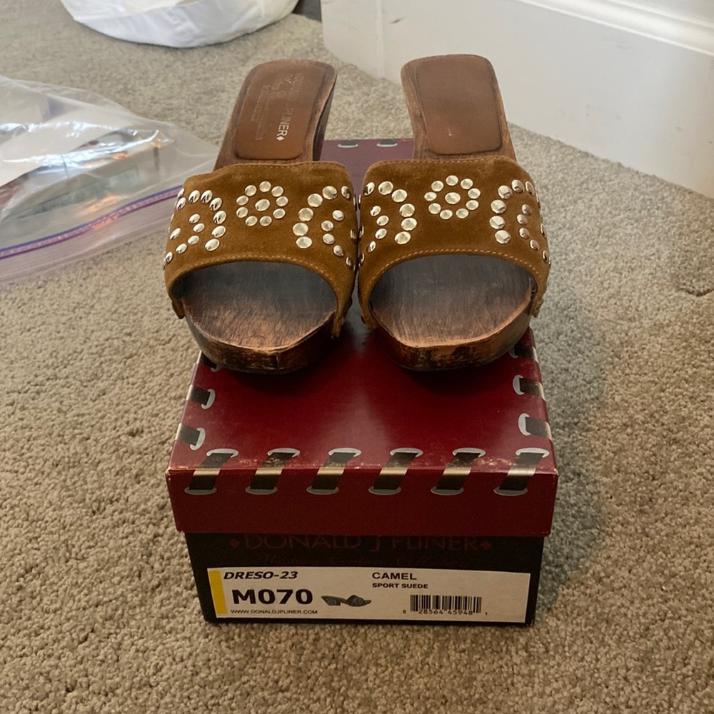 Donald Pliner clogs sandals